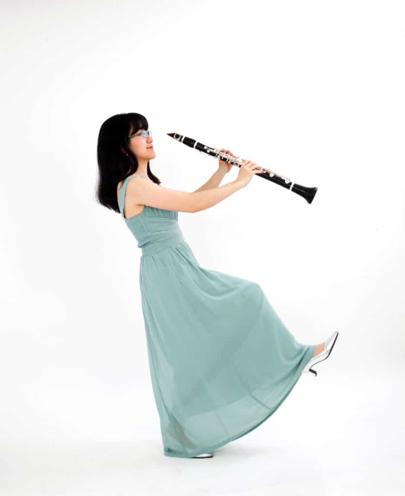 Picture of Anna Hashimoto with her clarinet